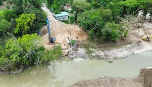 El Gobierno promete reconstrucci&oacute;n acelerada del puente en Montellano tras colapso por inundaciones
