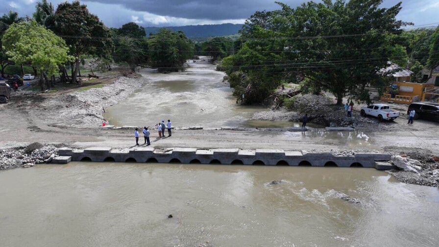 Indrhi despliega equipos en el río Camú