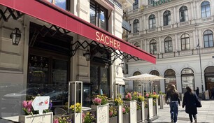 El hotel que guarda la receta secreta de la tarta Sacher celebra 150 a&ntilde;os de historia