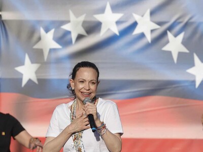 Miles de personas en Madrid reciben a María Corina Machado