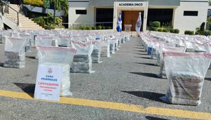 Decomisan 1.6 toneladas de coca&iacute;na en Pedernales; implicados dispararon contra agentes y escaparon
