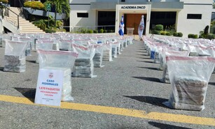 Decomisan 1.6 toneladas de coca&iacute;na en Pedernales; implicados dispararon contra agentes y escaparon
