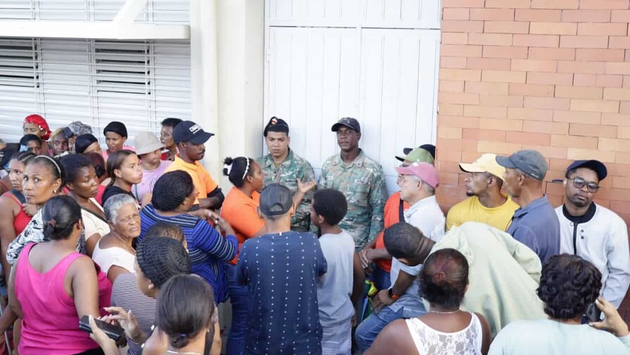 Residentes denuncian retrasos e irregularidades en entrega de ayudas en Nuevo Amanecer