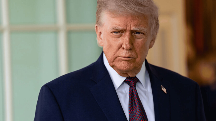 Trump dice que Ir&aacute;n le inform&oacute; que est&aacute; en estado de colapso y que quieren reabrir Ormuz