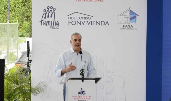 Abinader anuncia plan de asfalto y titulaci&oacute;n para todo el municipio de Guerra