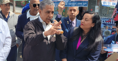 Adriano Espaillat impulsa campa&ntilde;a en Hamilton Heights con respaldo de Analilia Mej&iacute;a