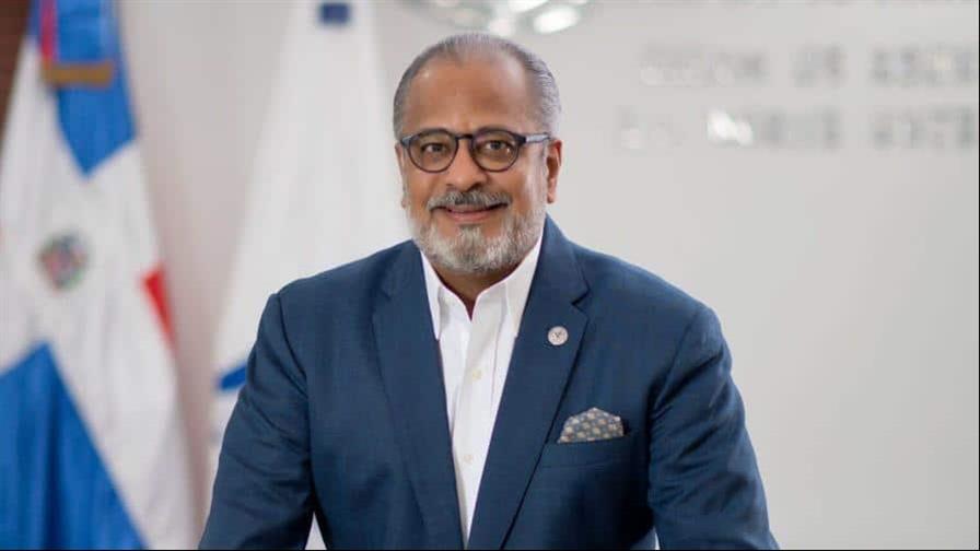 Consulado en Madrid orientará a dominicanos sobre el plan de regularización en España