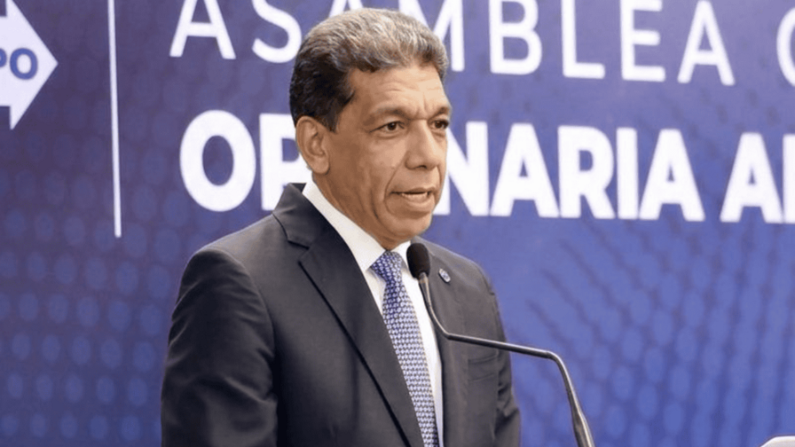 Ratifican a Karel Castillo como presidente de Adoexpo y eligen a nuevo consejo directivo