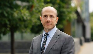 Jeff Sharlet retrata en libro la violencia que alimenta al trumpismo