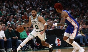 Celtics arrollan a Sixers en inicio de playoffs con brillo de Tatum y Brown