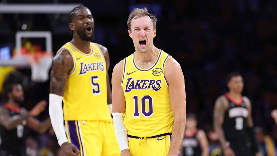 LeBron y los Lakers vencen a los Rockets en su debut en los playoffs de la NBA