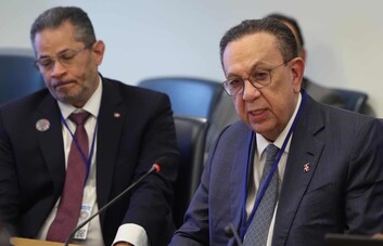 Valdez Albizu destaca indicadores económicos de RD en reuniones con el FMI y el Banco Mundial