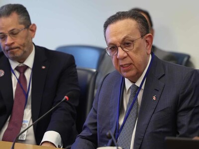 Valdez Albizu destaca indicadores de RD en reuniones con FMI y BM