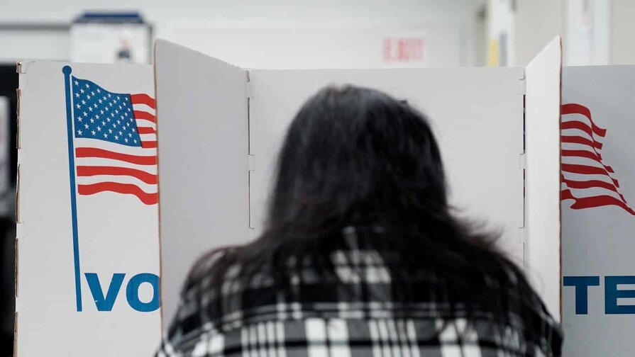 Ley electoral impulsada por Trump amenaza el voto de mujeres y personas transg&eacute;nero