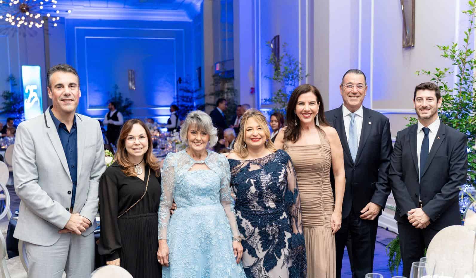 Iván Cunillera  Fabeth Martínez Magaly Díaz Kiseyda Fermín Theresa Sullivan   Juan Martín de Oliva  y Brian King