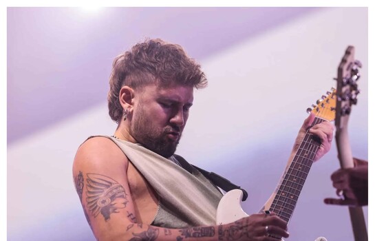 Dani Fern&aacute;ndez sufre aparatosa ca&iacute;da en pleno concierto y tiene que ser operado de emergencia