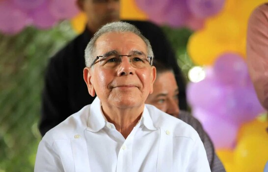 La consulta y el plan que reactivaron la polarizaci&oacute;n entre el Gobierno de Abinader y Danilo Medina