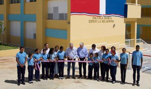 Abinader inaugura Escuela B&aacute;sica Espejo La Milagrosa en Santo Domingo Este