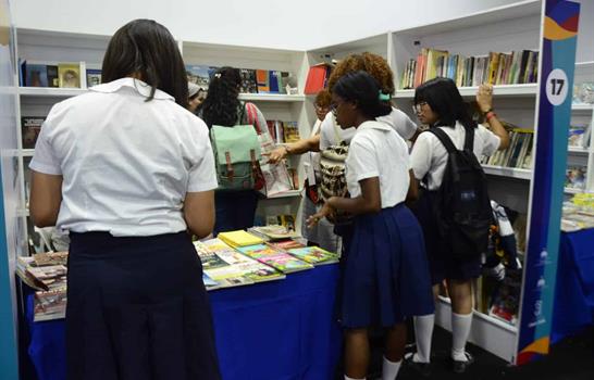 Gran asistencia marca el inicio de la Feria Regional del Libro y la Cultura Cibao