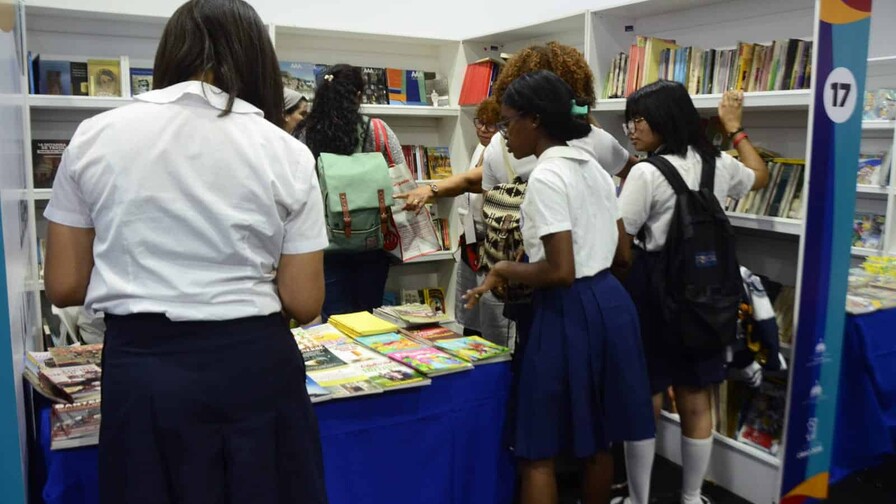 Gran asistencia marca el inicio de la Feria Regional del Libro y la Cultura Cibao