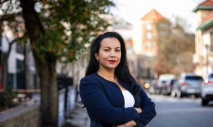 Candidata de origen dominicano gana primaria dem&oacute;crata y busca mantenerse en el Congreso de EE. UU.