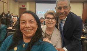 Adriano Espaillat da la bienvenida a Analilia Mej&iacute;a en el Congreso de EE. UU.