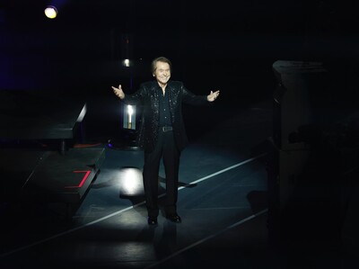 Raphael, eterno frente a las despedidas