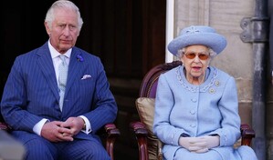 Carlos III dice que Isabel II estaría preocupada por los desafíos de la vida actual