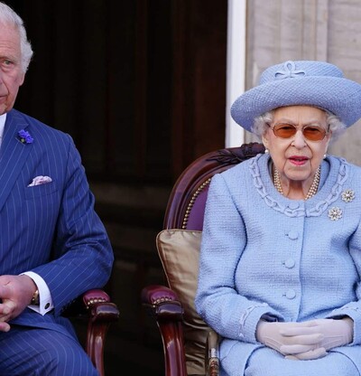 Carlos III dice que Isabel II estar&iacute;a preocupada por los desaf&iacute;os de la vida actual