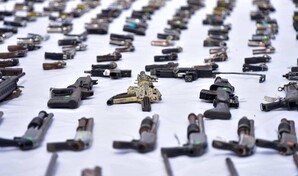 Ocho de cada diez armas de fuego incautadas por Aduanas fueron decomisadas en el puerto de Haina