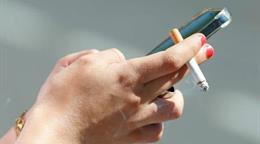 Reino Unido aprueba una ley para prohibir fumar de por vida a los nacidos despu&eacute;s del 2008