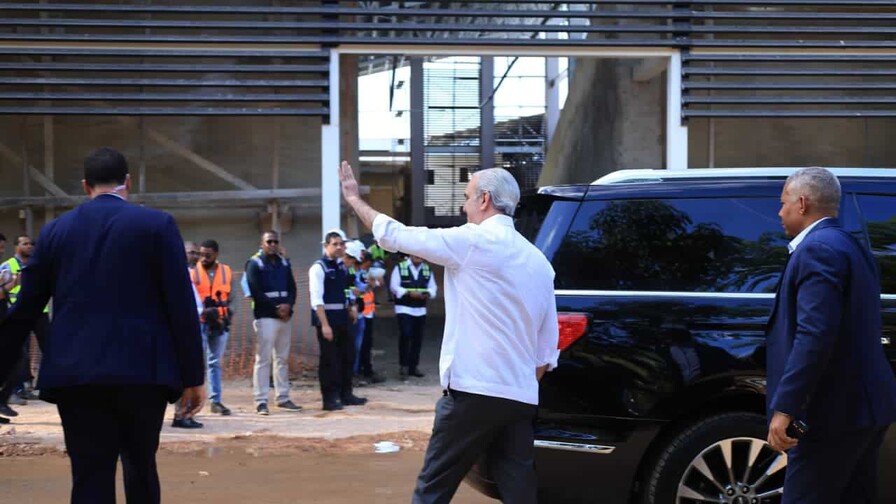 Abinader supervisa remodelación de obras rumbo a Santo Domingo 2026; están en un 90 por ciento