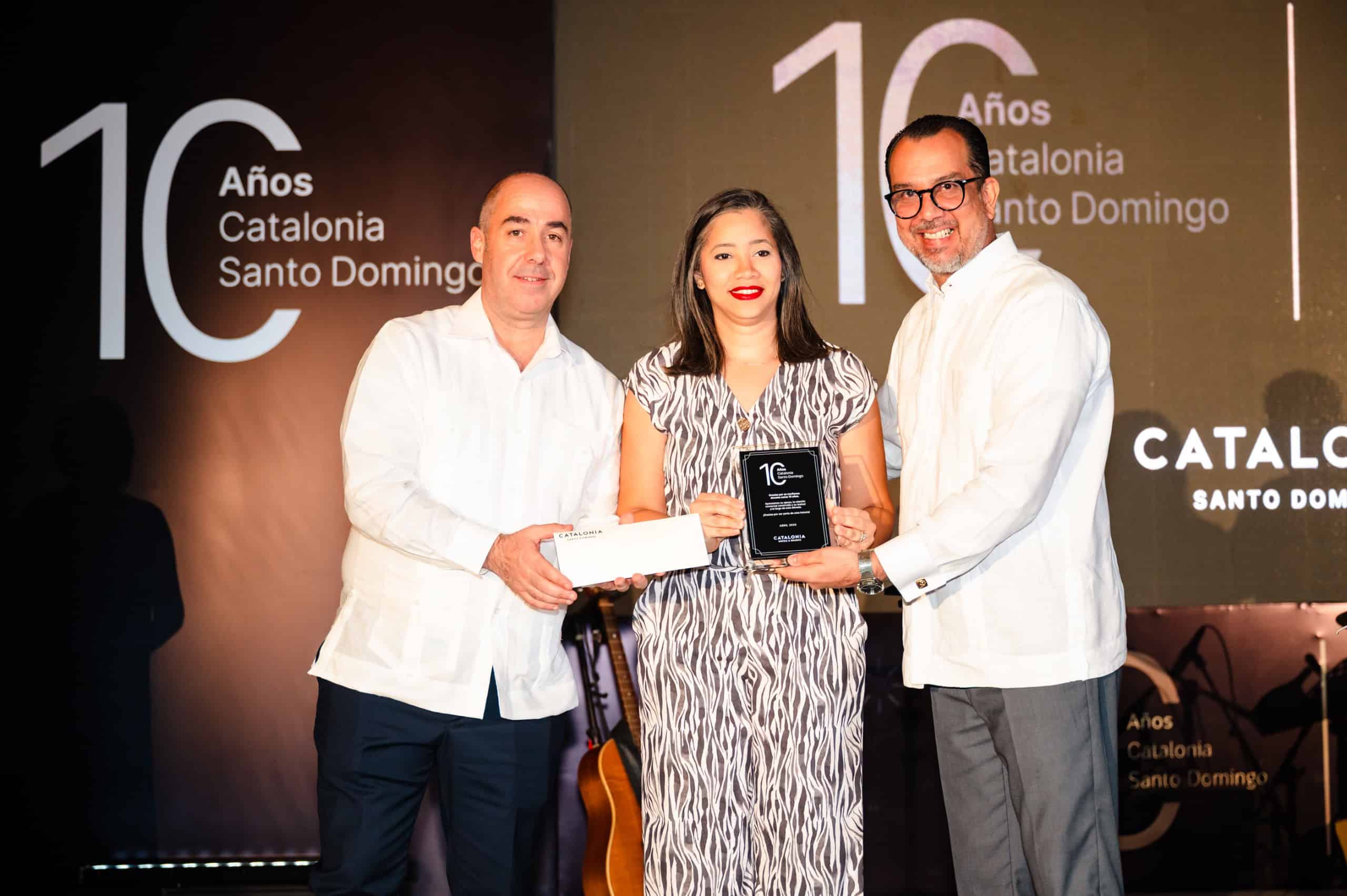 Miguel Dom&iacute;nguez, Caris Victoria y Gonzalo Vera.