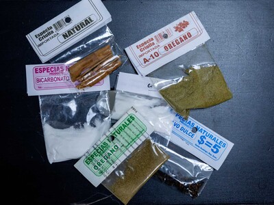 Colmados venden especias y bicarbonato sin registro sanitario