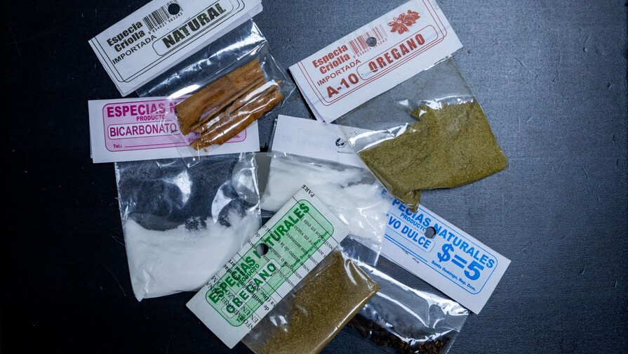 Persisten en colmados ventas de especias y bicarbonato sin registro sanitario