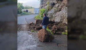Deslizamientos de rocas afectan el tr&aacute;nsito en comunidad de Puerto Plata