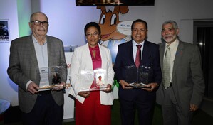 Entregan el Premio Pluma a la Excelencia Logomarca 2026 a destacadas personalidades