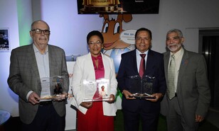 Entregan el Premio Pluma a la Excelencia Logomarca 2026 a destacadas personalidades