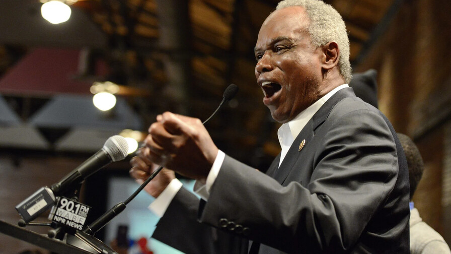 Fallece congresista demócrata de 80 años que aspiraba a su decimotercer mandato