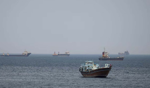 Ir&aacute;n descarta reabrir el estrecho de Ormuz tras incautar dos buques mercantes