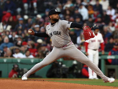 MLB: Luis Gil logró su primer triunfo del año
