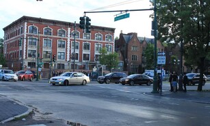 Mujer mata a su pareja a pu&ntilde;aladas en Brooklyn y huye de la escena