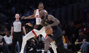LeBron James lidera a los Lakers y coloca la serie 2-0 ante Houston