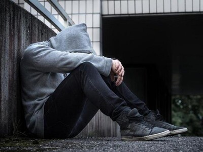 Preocupan suicidios de adolescentes ante riesgos en redes sociales