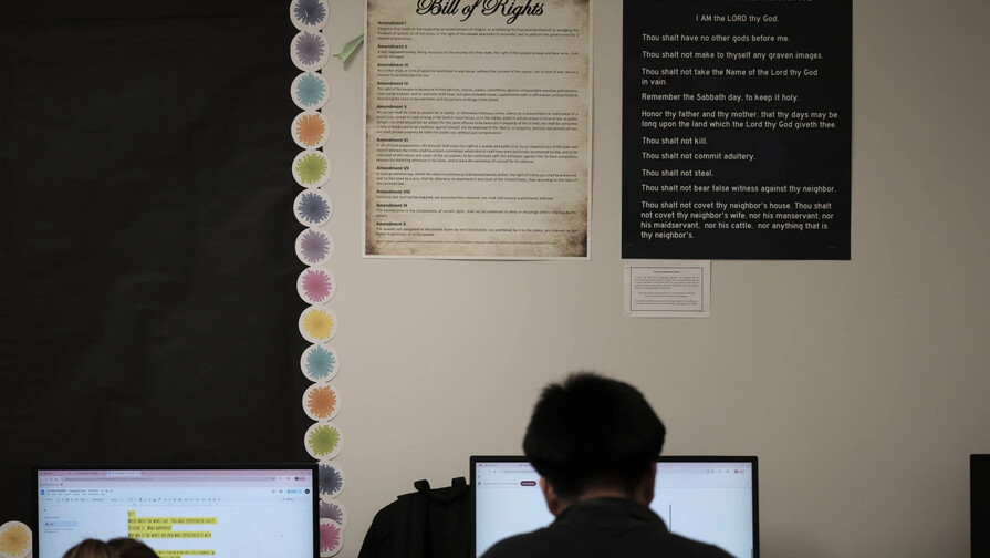 Tribunal permite a Texas exigir exhibición de los Diez Mandamientos en aulas