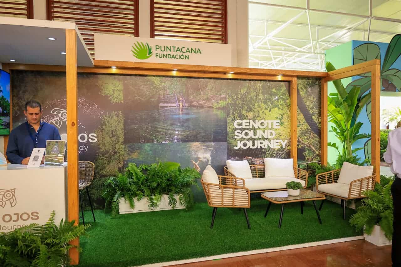 Estands de empresas tur&iacute;sticas exhiben sus propuestas en DATE 2026, espacio que re&uacute;ne a m&aacute;s de 200 compa&ntilde;&iacute;as de distintos mercados emisores.