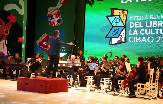 Feria del Libro del Cibao 2026 desarrolla jornada centrada en literatura, identidad y m&uacute;sica
