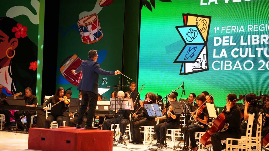 Feria del Libro del Cibao 2026 desarrolla jornada centrada en literatura, identidad y m&uacute;sica