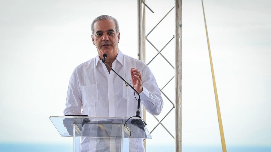 Abinader solicita propuesta para intervenir litoral suroeste del Malec&oacute;n de Santo Domingo