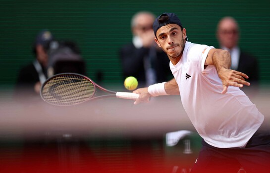 Juan Manuel Cer&uacute;ndolo y Carabelli avanzan a segunda ronda en Madrid